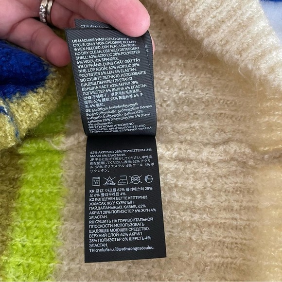 H&m x Kangol Fuzzy Striped Oversized Sweater Size Medium - Picture 10 of 13